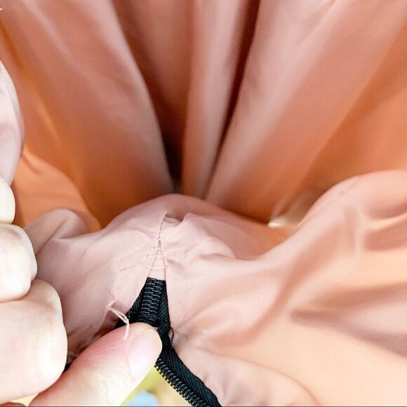 Laura Canada Cap-Sleeve Black V-Neck Top Mauve Full Skirt w/Appliqué Prom Dress - Picture 13 of 16